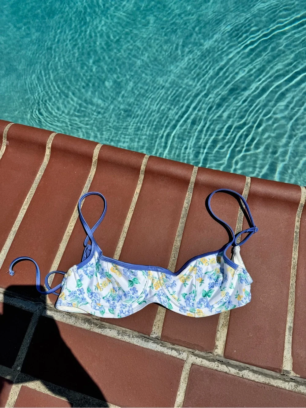 Frankie’s Bikinis Cola Shine Underwire Bikini Top Size XS